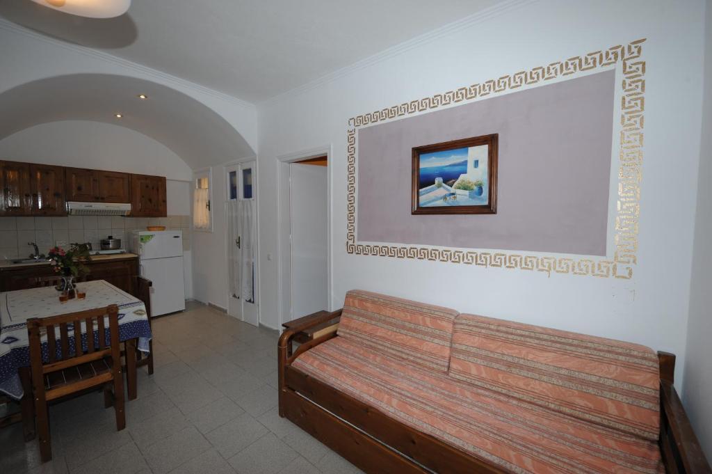 Orfeas Apartments Kamári Quarto foto